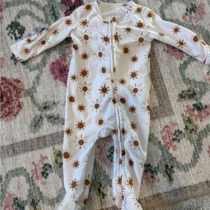 Caden Lane Sunshine footed zippy